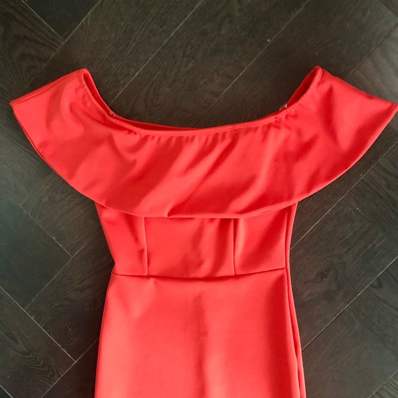 Red Off the Shoulder Room Service Midi Fitted Dress - Sz Small - Picture 5 of 5